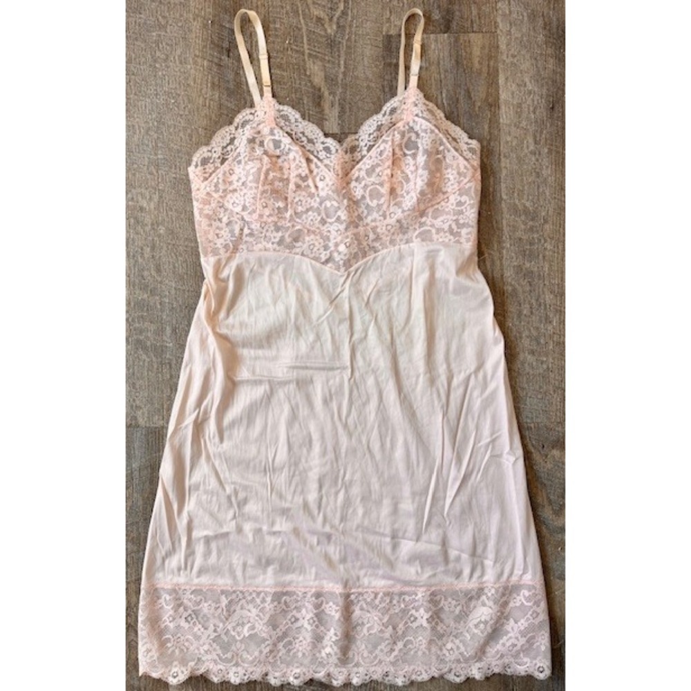 Vintage Full Slip in peach with lace, size 34 Vanity Fair
